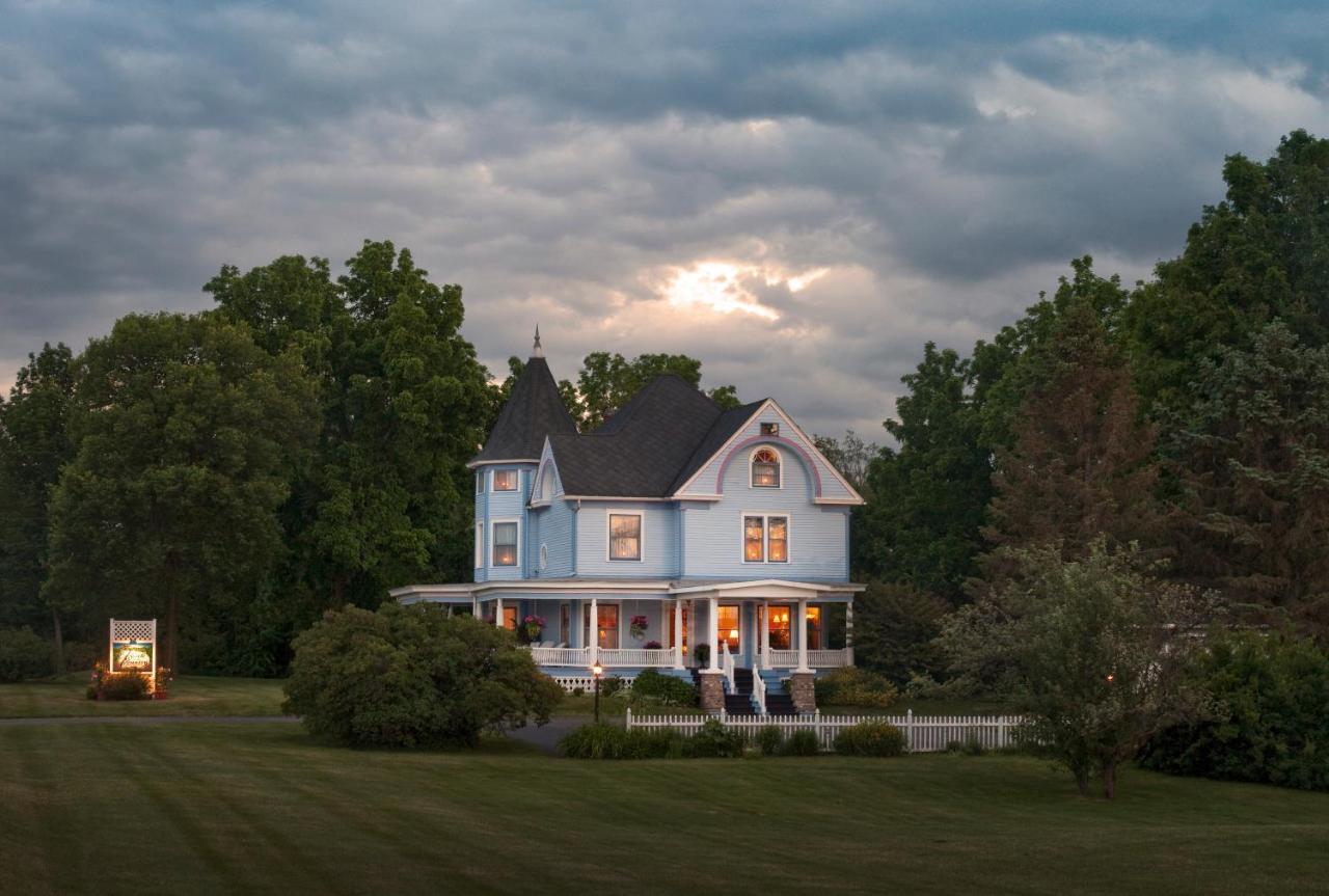 Castle In The Country Bed & Breakfast Inn Allegan Exteriör bild